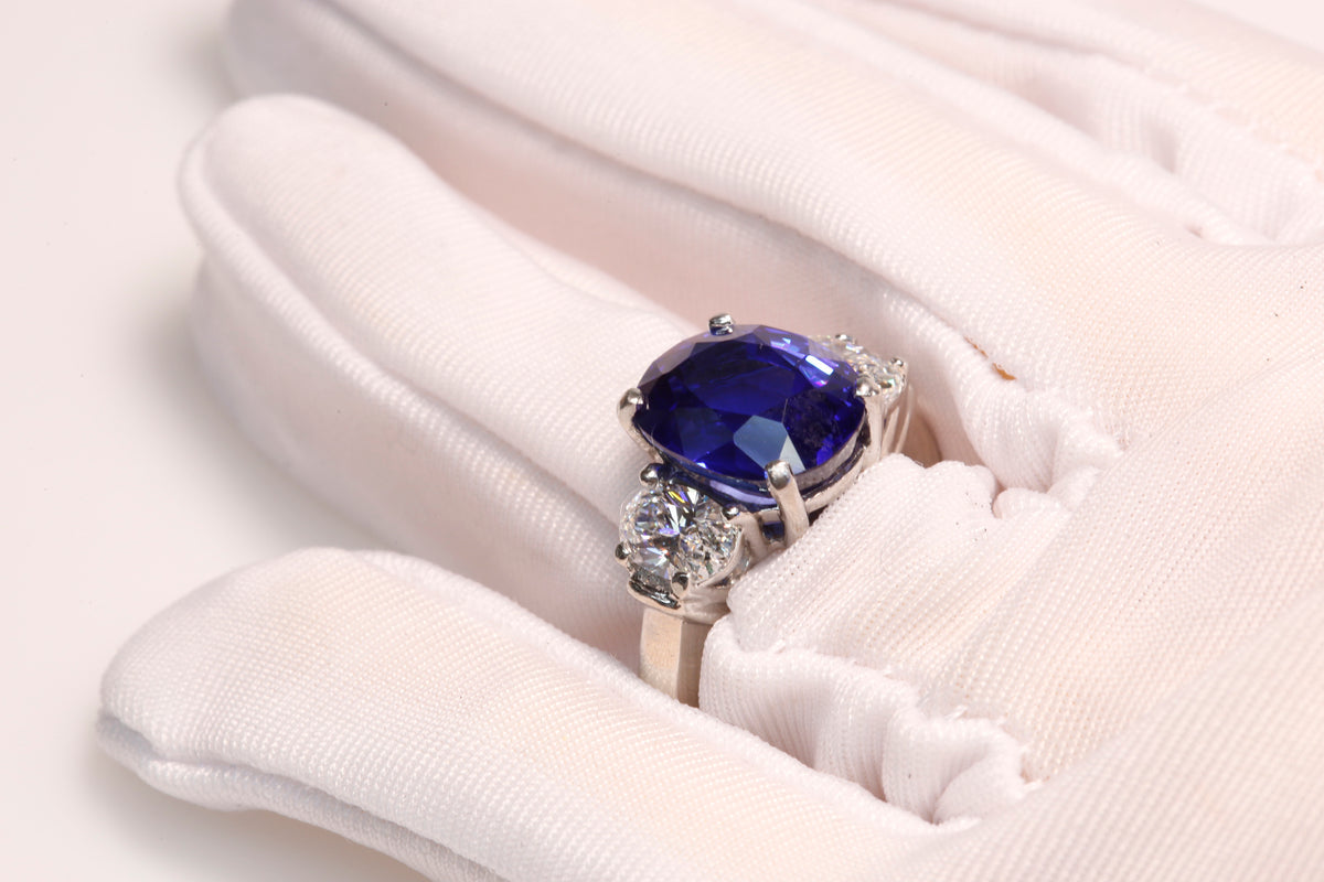 Large Ceylon Sapphire GIA with 1.34 Carat tw Diamonds in Platinum Ring